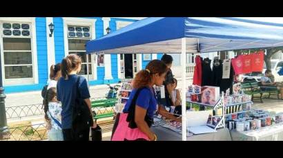 La Feria es una oportunidad también para la venta de artesanías.
