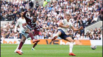 Un fin de semana más el Tottenham fue superado por sus rivales en la Premier League