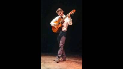 El joven integrante de la Compañía de Teatro Musical Infantil Abrakadabra