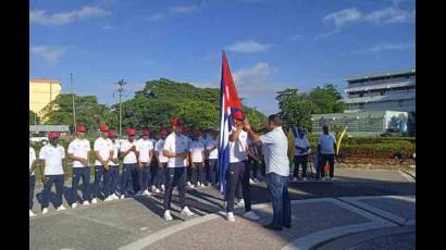 El equipo Cuba sub-15 de béisbol es abanderado para la Copa Mundial.