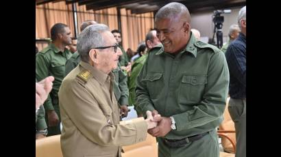 Raúl es un símbolo vivo de la Revolución