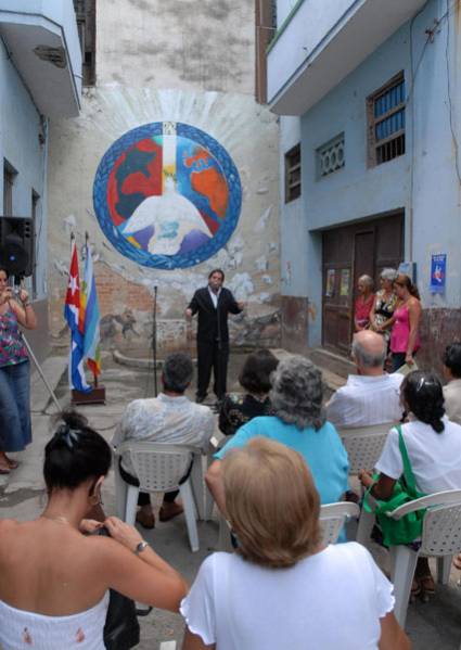 Recuerdan en La Habana bombardeos atómicos