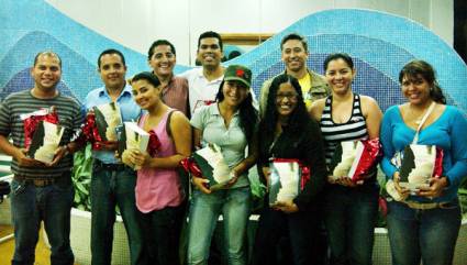 Jóvenes venezolanos de la segunda promoción Fidel Castro Ruz de Derecho