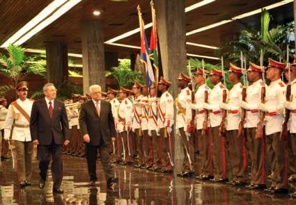 Recibimiento oficial al presidente de Palestina en el Palacio de la Revolución