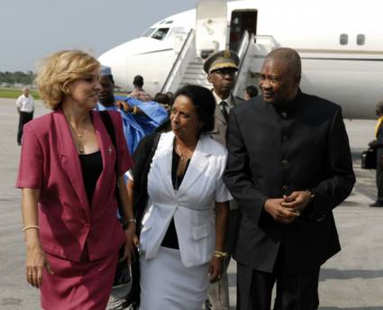 Amadou Toumani Touré, presidente de Mali, arribó a Cuba en visita oficial