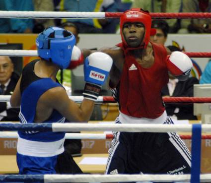 Idel Torriente en el Campeonato Mundial de Boxeo, con sede en Milán, Italia