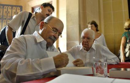 Presentan libro de Miguel D’Escoto