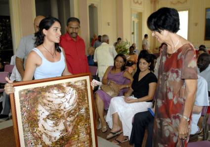 Reconocimiento de la juventud a Asela de los Santos Tamayo