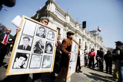 Pueblo chileno rindio homenaje a Salvador Allende