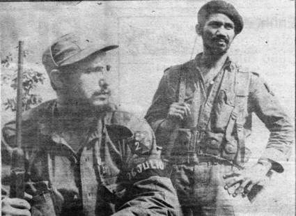 Juan Almeida y Fidel en la Sierra Maestra