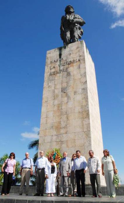 El presidente de Croacia Stjepan Mesic visitó el Memorial a Ernesto Che Guevara