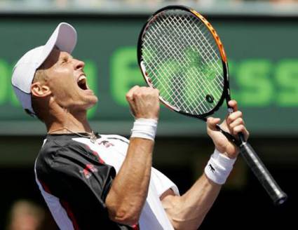 Ruso Dabydenko conquista Abierto de tenis en Shanghai