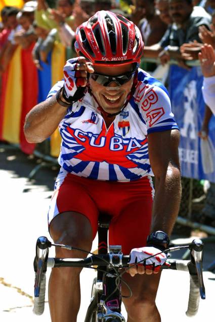 Ciclista cubano Arnold Alcolea se ubica tercero en el ranking América Tour