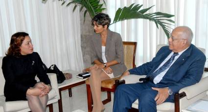 Dialogan Cabrisas y Canciller de Guyana