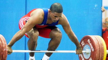 Yadiel Valladares pesista cubano