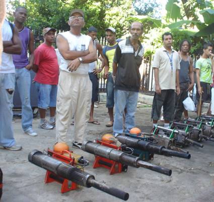 Trabajadores cubanos apoyan la campaña antivectorial 