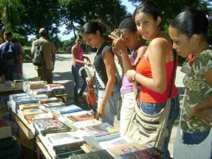 El libro se va a la Universidad