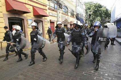 Policía hondureña ocupa las calles
