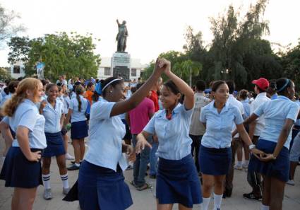 La UJC de fiesta