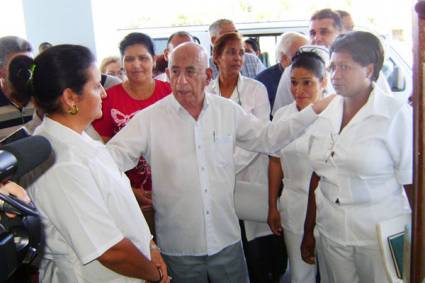 Visita Machado Ventura centros de salud en Pinar del Río