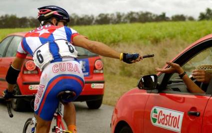 Pedalistas cubanos a todo tren en el Tour de San Luis