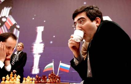 Kramnik derrotó al «fenómeno» noruego Magnus Carlsen