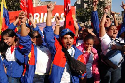Crean en Venezuela Frente Bolivariano de Juventudes 200