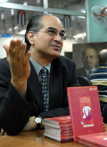 Escritor puertorriqueño Luis López Nieves
