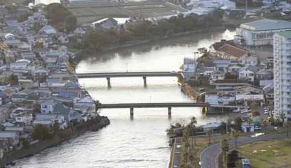 Tsunami desatado tras el terremoto en Chile, en Japón