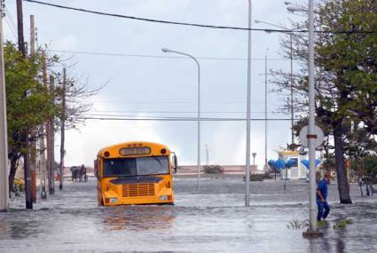 El mar llegó a las calles del Vedado