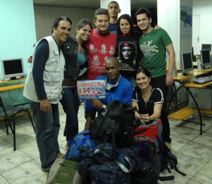 Jóvenes periodistas cubanos que ascenderán el Turquino en solidaridad con los Cinco