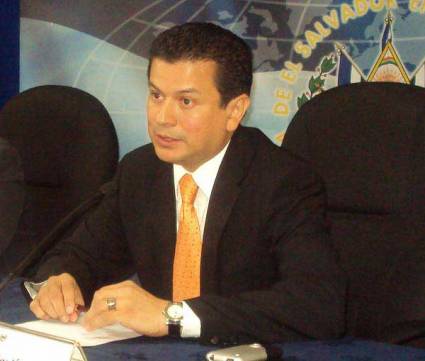 Hugo Martínez, canciller salvadoreño