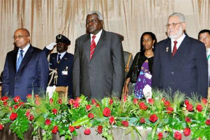 Vicepresidente cubano Esteban Lazo Hernández visita Namibia por el XX Aniversario de su independencia