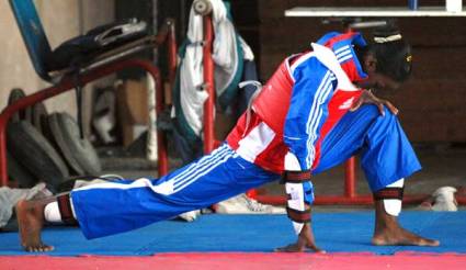 Jóvenes en el campeonato nacional de taekwondo