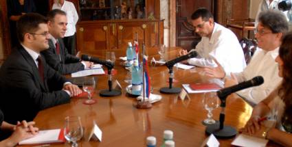 Estrechan relaciones Cuba y Serbia