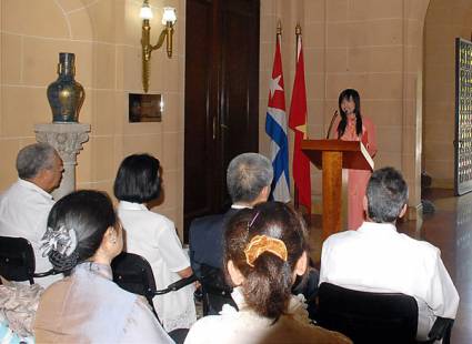 Celebran 35 aniversario de la liberación de Vietnam del Sur