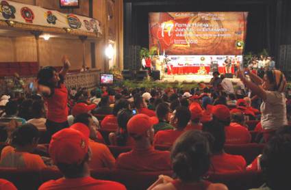 Acto multitudinario en el Teatro Municipal de Caracas