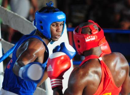 Lenier venció al ecuatoriano por RSC en Mundial juvenil de boxeo