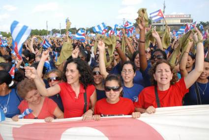 Desfile por el Primero de Mayo en La Plaza de la Revolución de La Habana