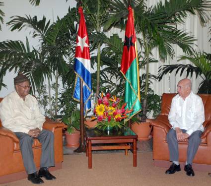 José Ramón Machado Ventura y Carlos Gomes