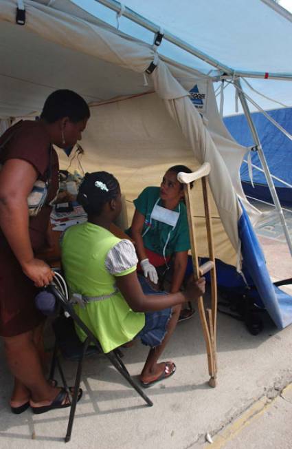 Pastores por la Paz aportan material médico a Haití