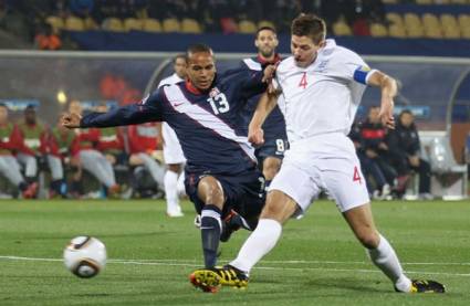 Gerrard anota para Inglaterra