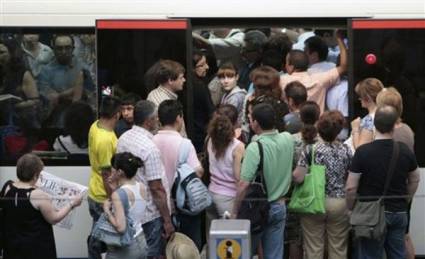 Metro de Madrid a media máquina por huelga