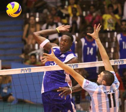 Cuba contra Argentina en Liga Mundial de voleibol