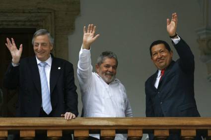 Chávez, Lula y Kirchner en reunión en Caracas