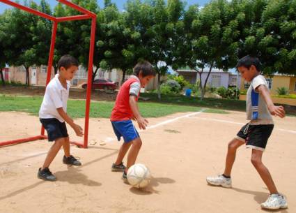 Vacaciones de niños y adolescentes zulianos, en Venezuela