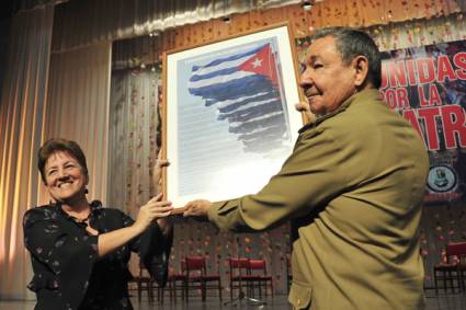 Raúl Castro y la FMC