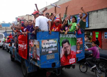 Multitudinaria caravana psuvista