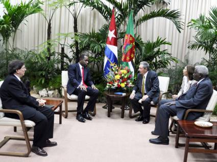 Recibe Raúl al Primer Ministro de Dominica.