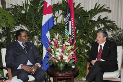 Bingu wa Mutharika de visita en Cuba